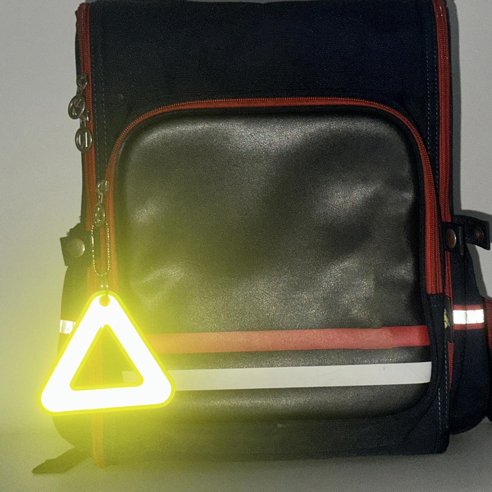 قلادات عاكسة مثلثة الشكل عالية - مراجعة Running Gear For Night وسعره